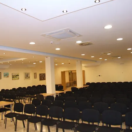 Mali Bambis Otel Podgoriçe