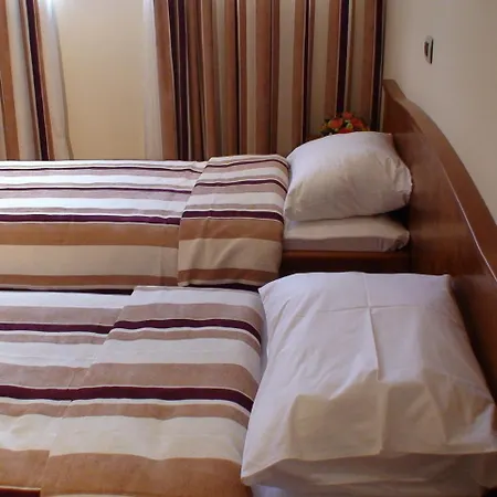 Otel Mali Bambis Podgoriçe