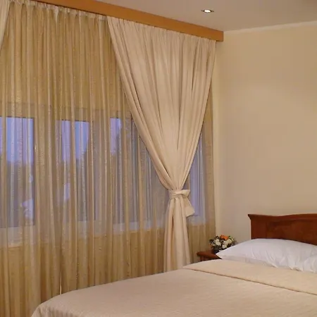 Mali Bambis 3* Подгорица