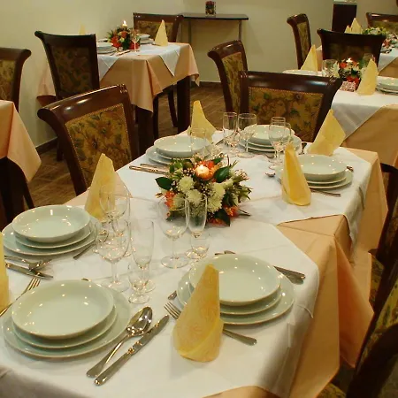 Отель Mali Bambis Подгорица